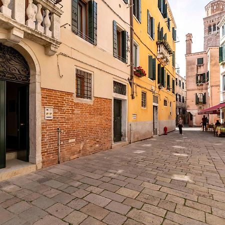 Glass House - Loft 2 Minutes To Rialto Bridge & View البندقية المظهر الخارجي الصورة